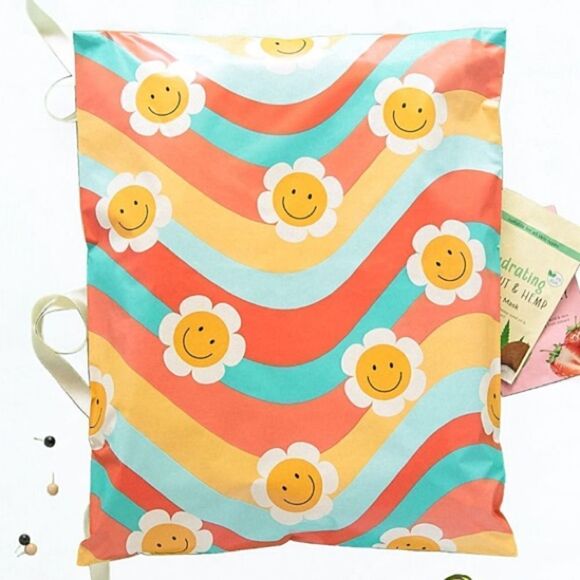 Poly Mailers Bubble mailers shipping bags and stickers - Picture 4 of 10